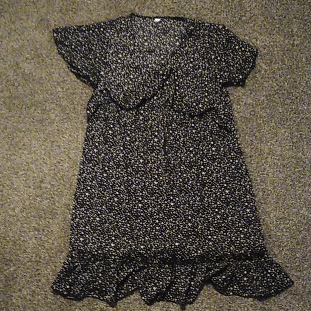 Medium black and white dress